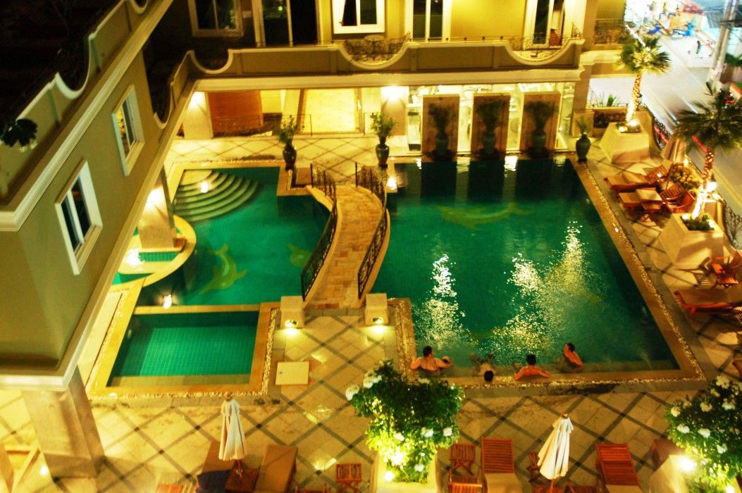 Lk Royal Suite Pattaya Exterior photo