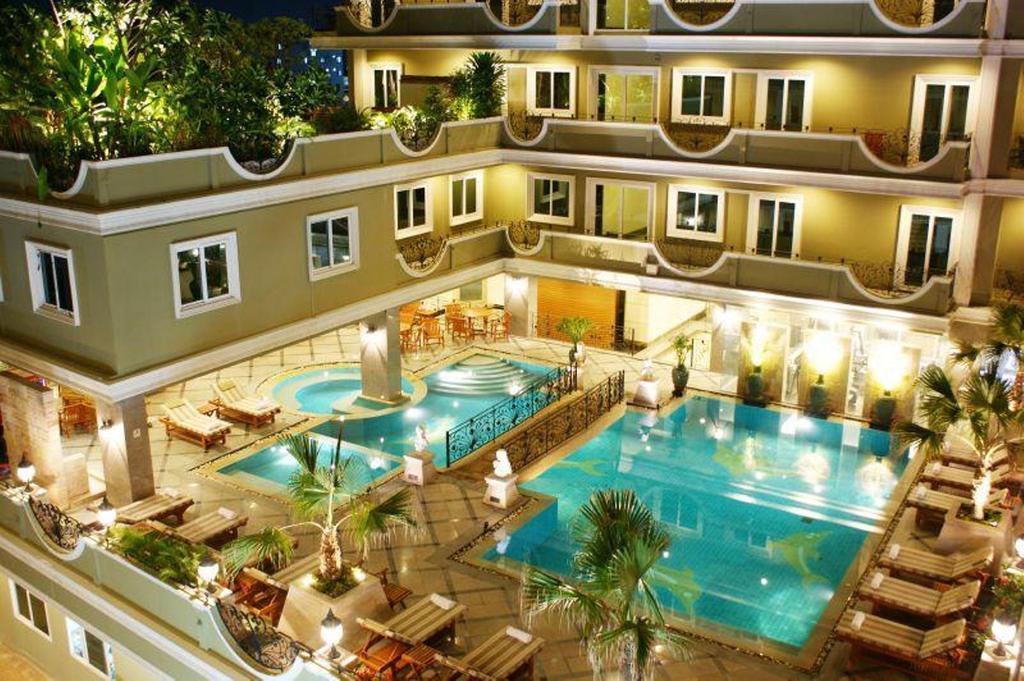 Lk Royal Suite Pattaya Exterior photo