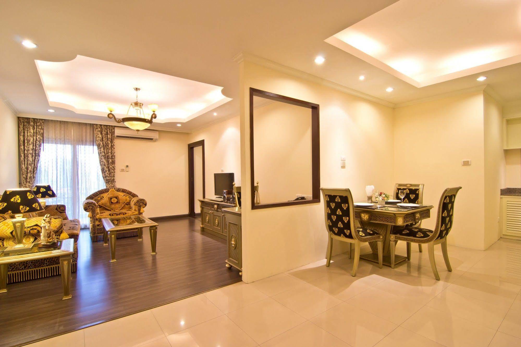 Lk Royal Suite Pattaya Exterior photo