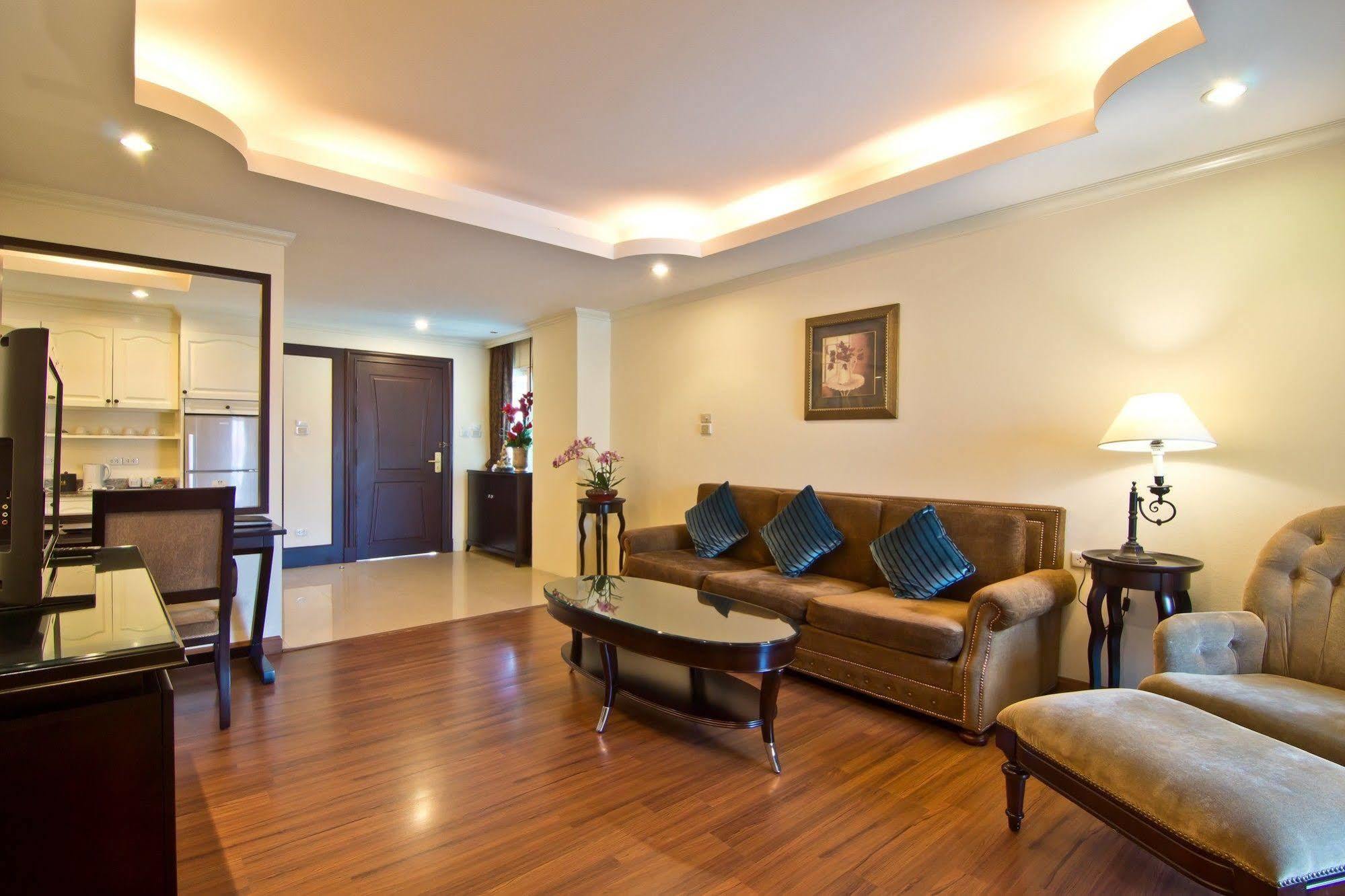 Lk Royal Suite Pattaya Exterior photo