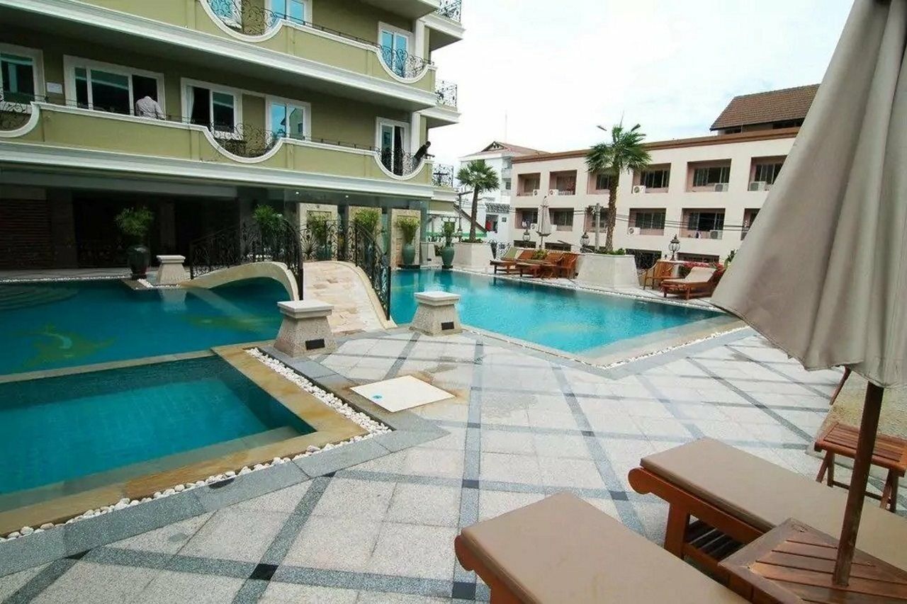 Lk Royal Suite Pattaya Exterior photo