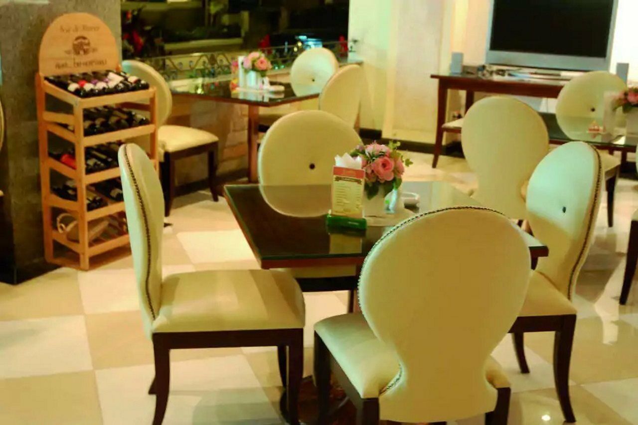Lk Royal Suite Pattaya Exterior photo